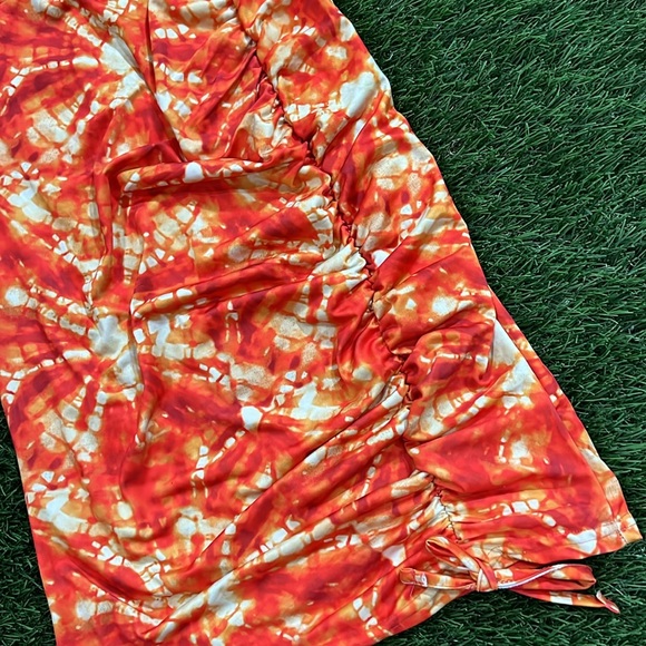 PRETTYLITTLETHINGS  Multi Tie Dye Short Sleeve Ruched Bodycon Dress - Picture 2 of 4